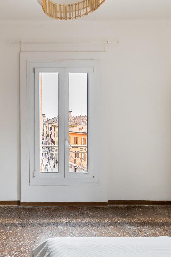 Alessandrini Apartment Alla Finestrella By Wonderful Italy 볼로냐 외부 사진