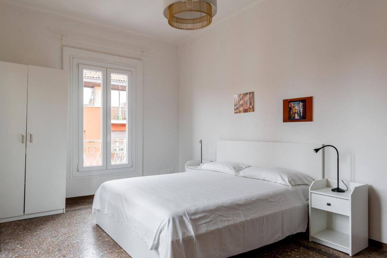 Alessandrini Apartment Alla Finestrella By Wonderful Italy 볼로냐 외부 사진