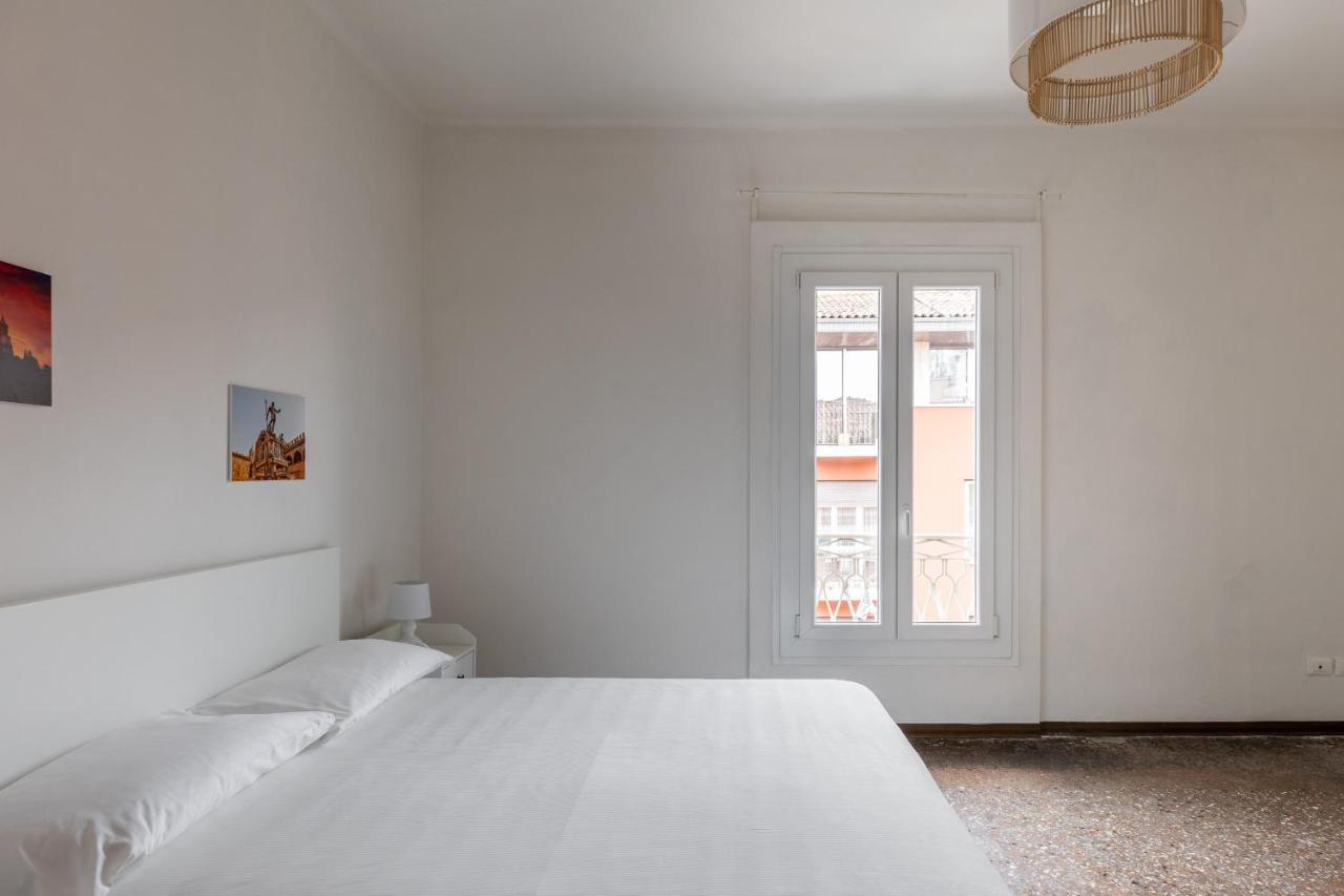 Alessandrini Apartment Alla Finestrella By Wonderful Italy 볼로냐 외부 사진